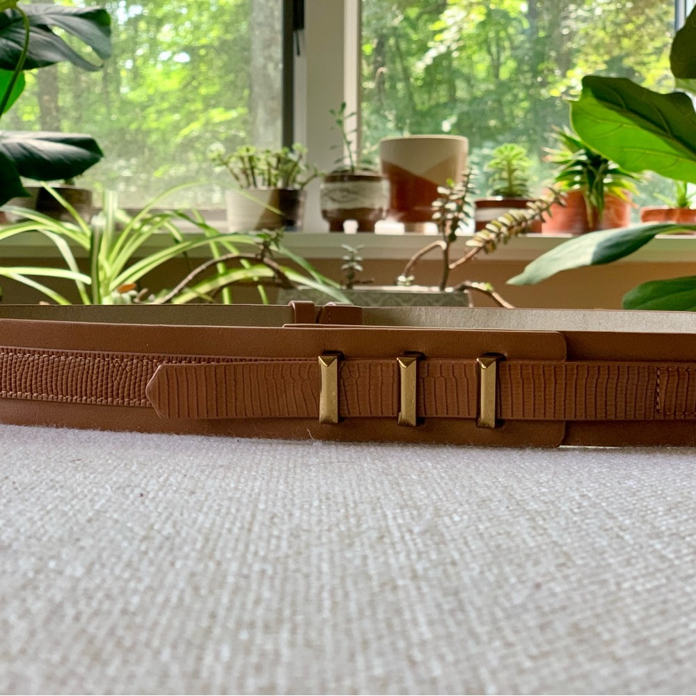 Charles & Keith fashion belt